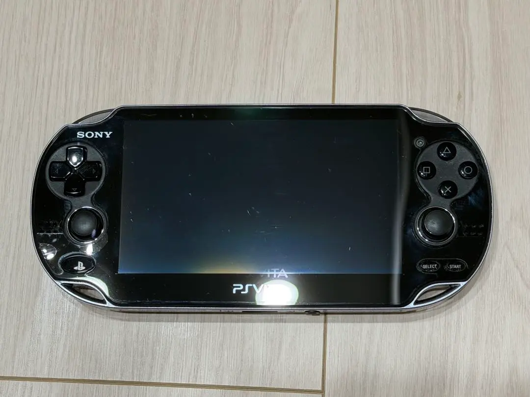 PlayStation Vita PCH-1100 本体 ケース付
