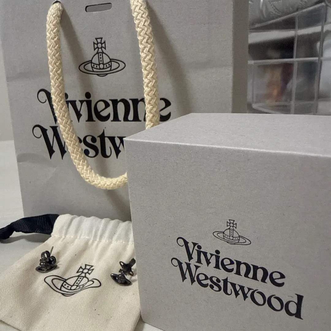 Vivienne Westwood オーブ ピアス ガンメタル