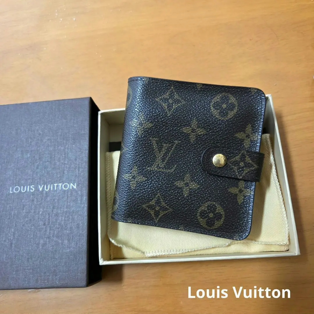 美品♡Louis Vuitton モノグラム 二つ折り財布