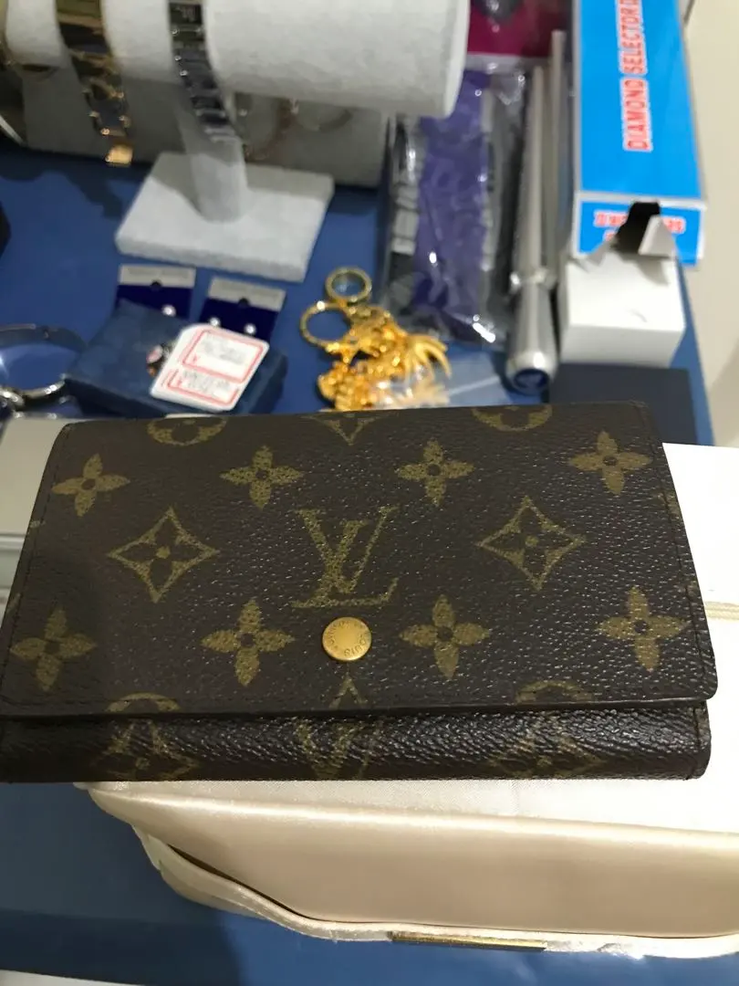 Louis Vuitton Short Wallet