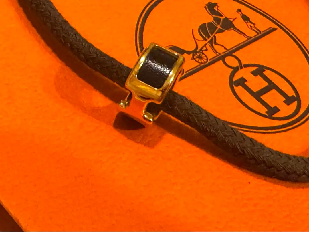 HERMES イヤーカフ ブラック ゴールド金具 箱付き 美品 即日発送