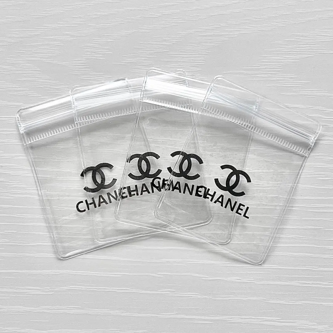 CHANELロゴ アクセサリー入れ 4つセット