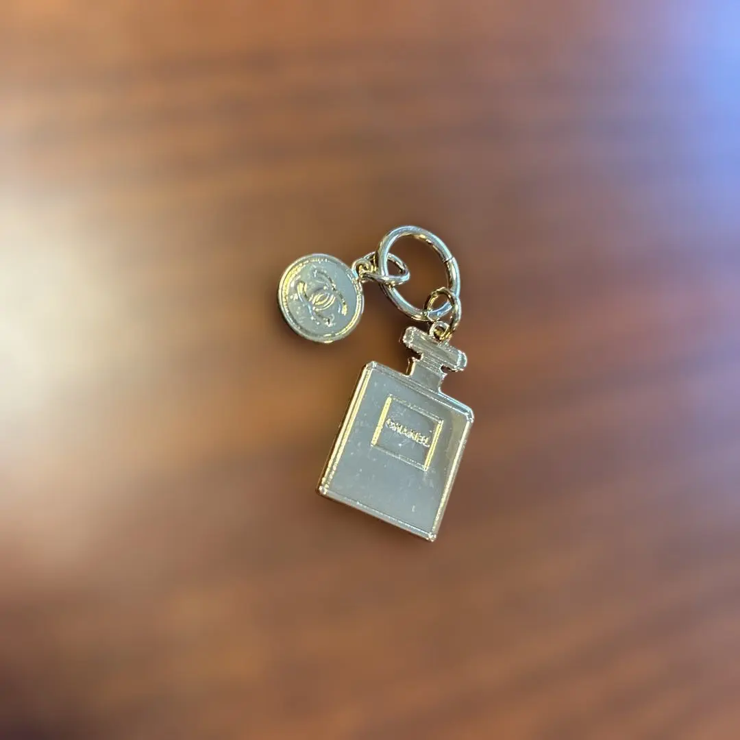 CHANEL 香水ボトル チャーム