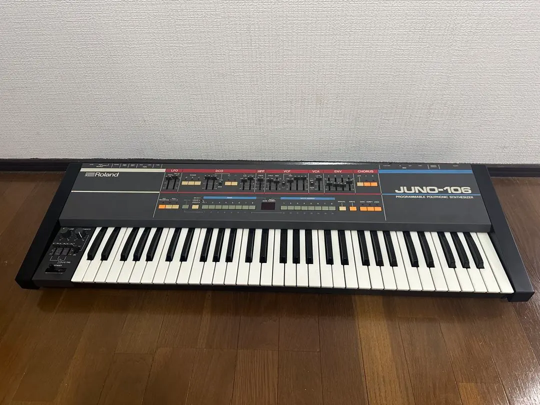 Roland ローランド JUNO-106 プログラマブルシンセサイザー