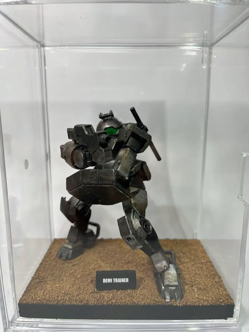 HG DEMI TRAINER 塗装済み完成品 ディスプレイケース付き