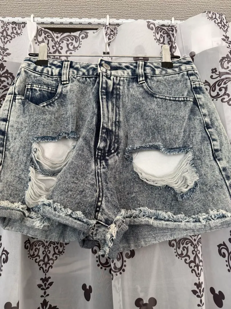 ダメージ加工 ショートパンツ