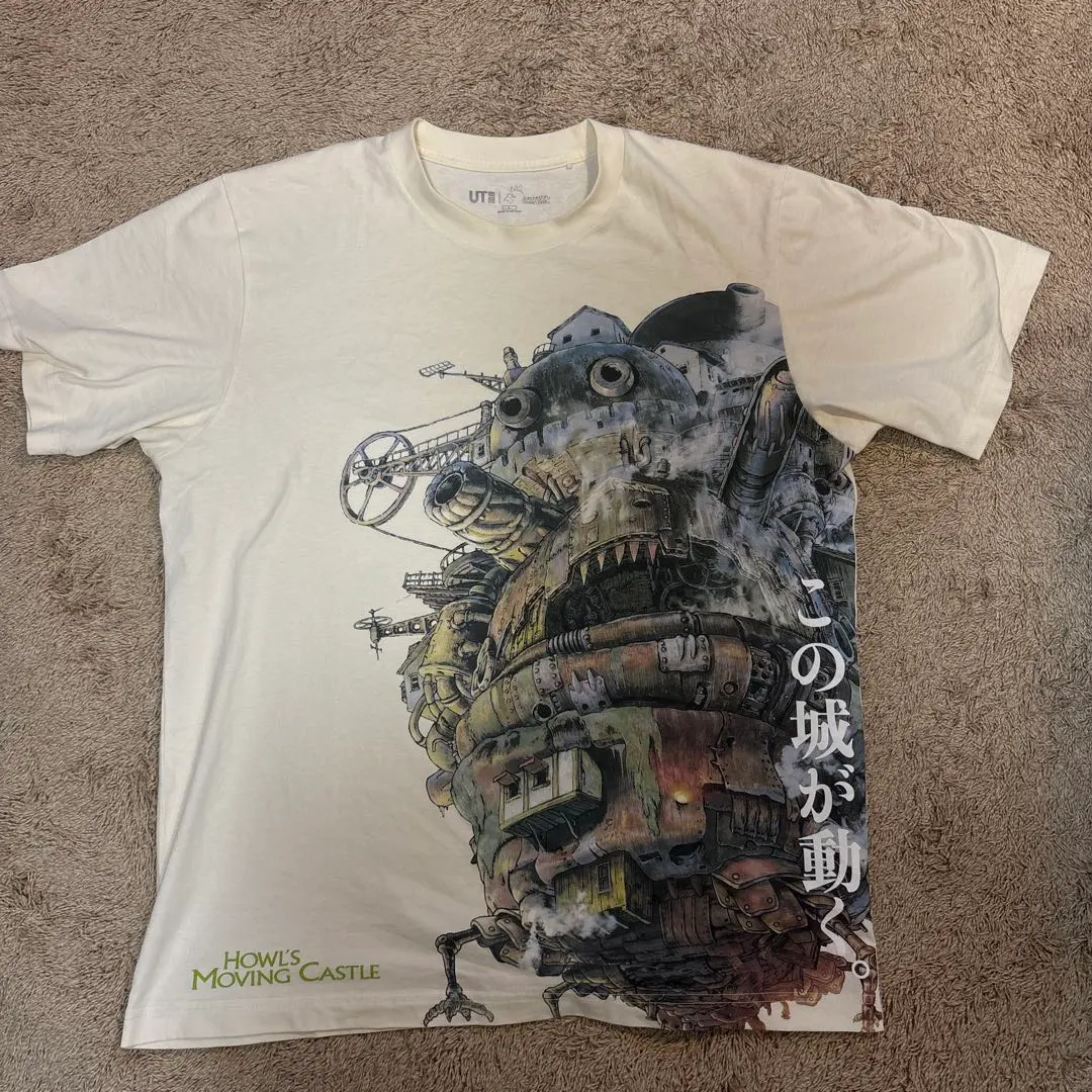 ユニクロ　海外限定 Lジブリ コラボ　Tシャツ　ハウルの動く城