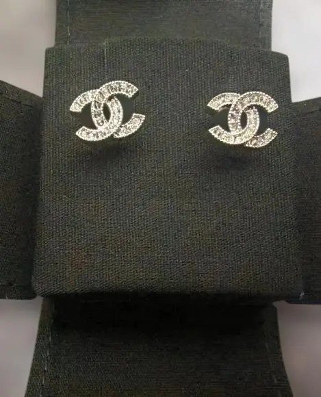 極美品 CHANEL ダブルCロゴ シルバー ピアス