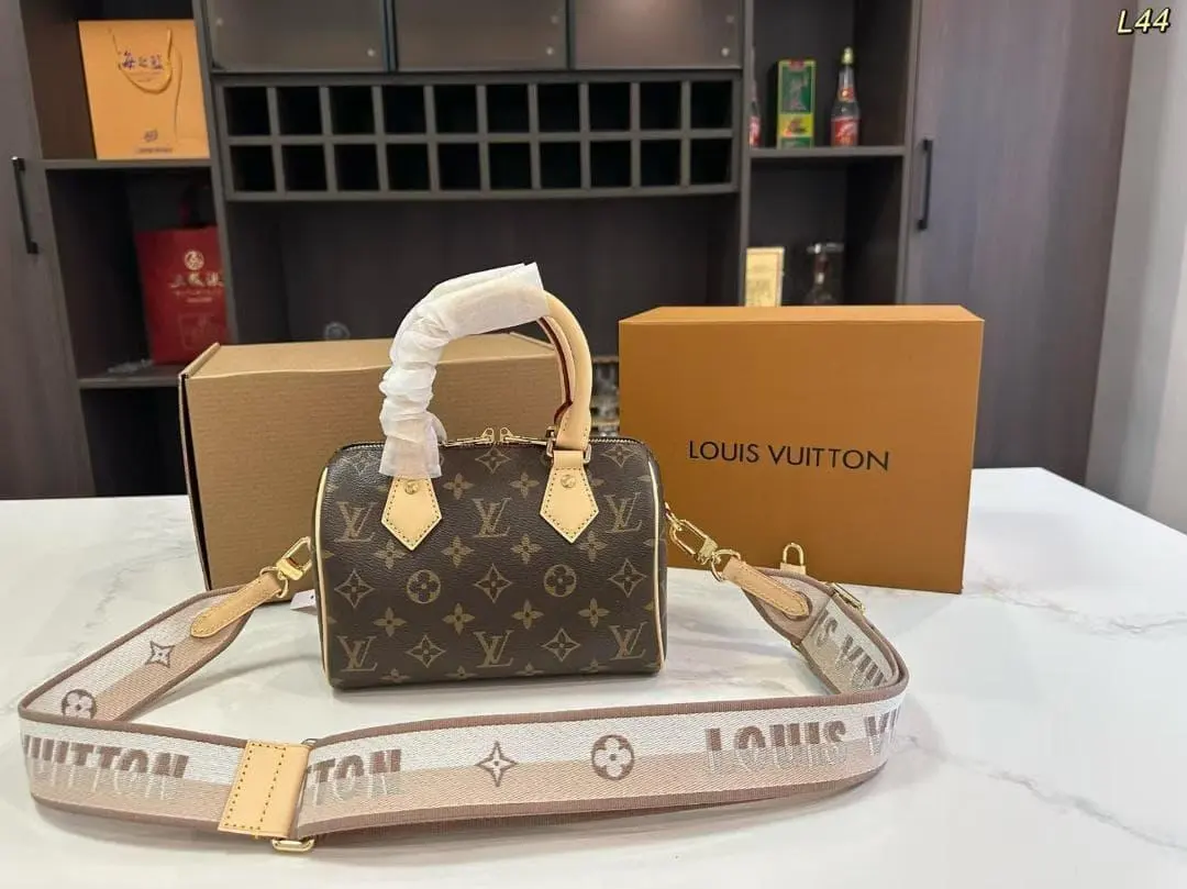 LOUIS VUITTON モノグラム ハンドバッグ