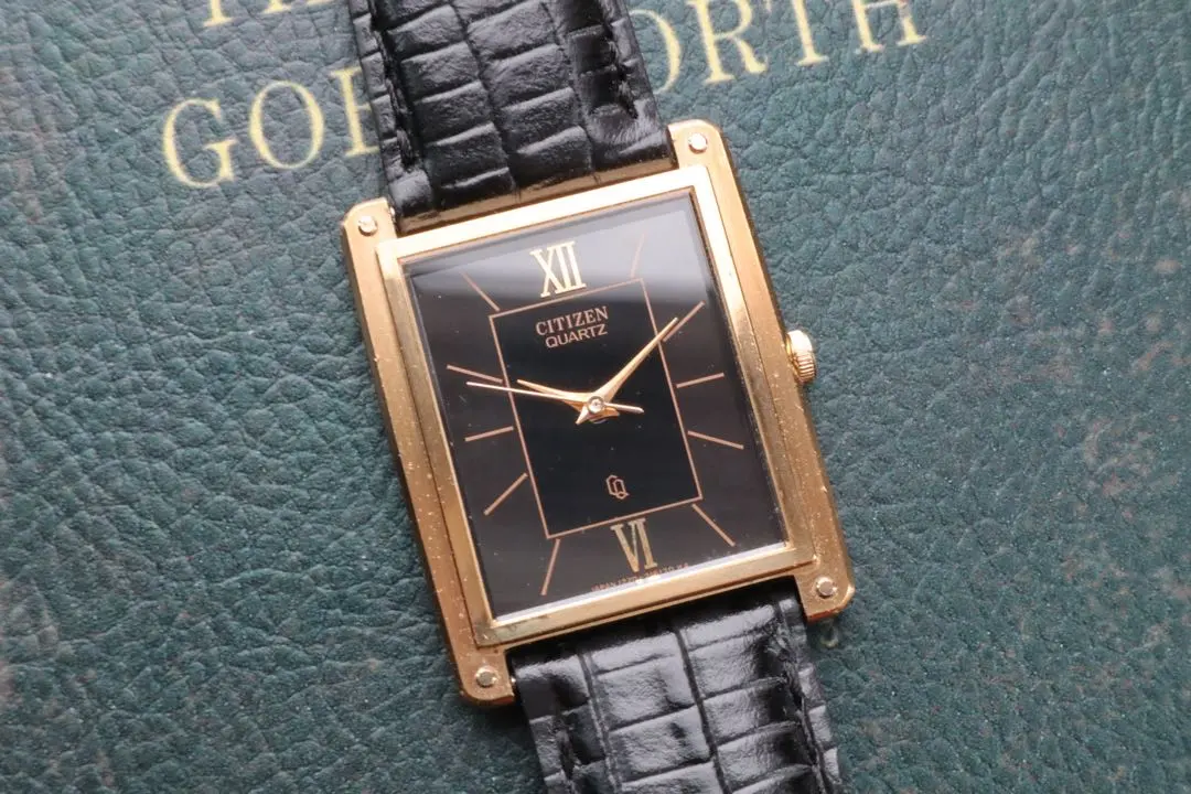 CITIZEN tank レクタンギュラー 黒×金 稼働品