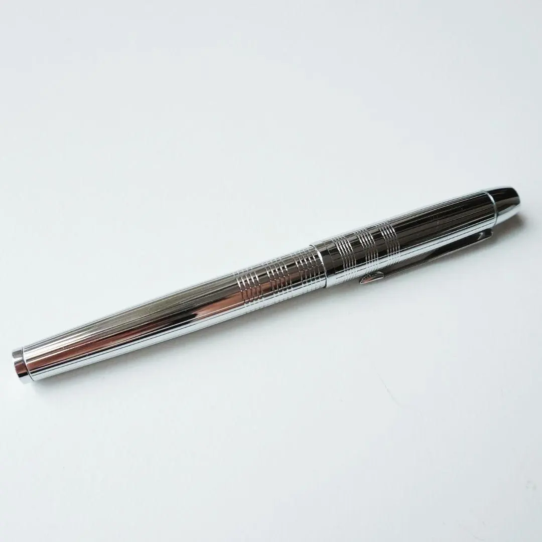 PARKER パーカー 万年筆 Fニブ 細字 シルバーカラー ストライプ柄