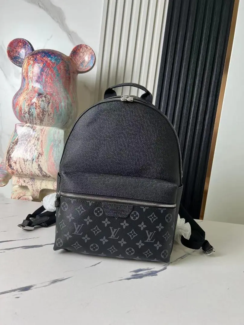 LOUIS VUITTON ルイヴィトン ディスカバリー・バックパック PM