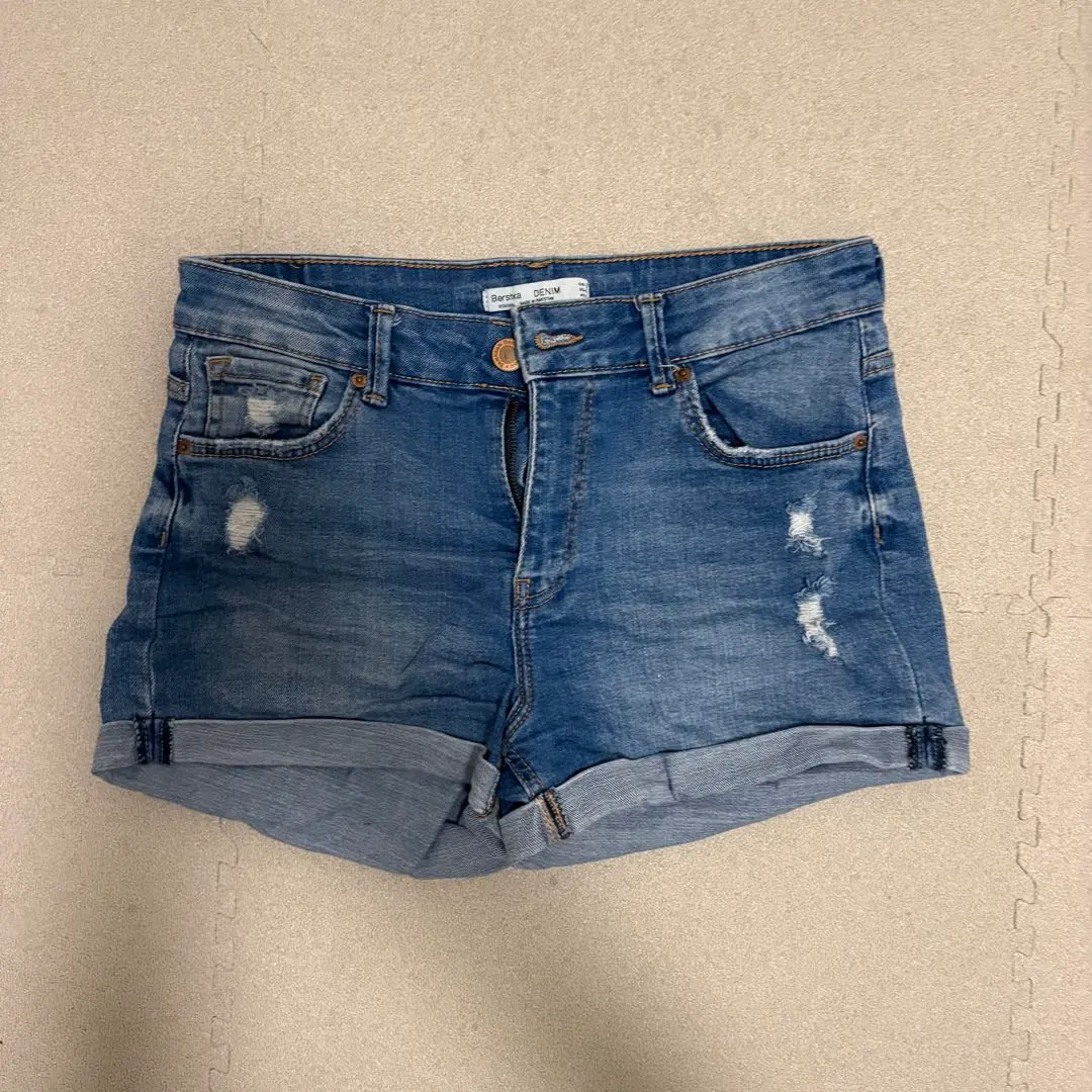 Bershka デニムショートパンツ インディゴブルー