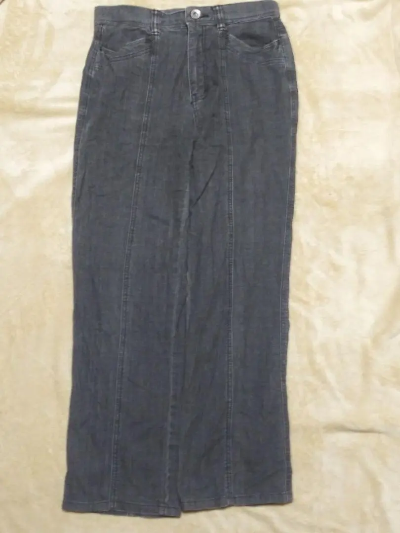 ダークグレー ストレートレッグ デニムパンツ