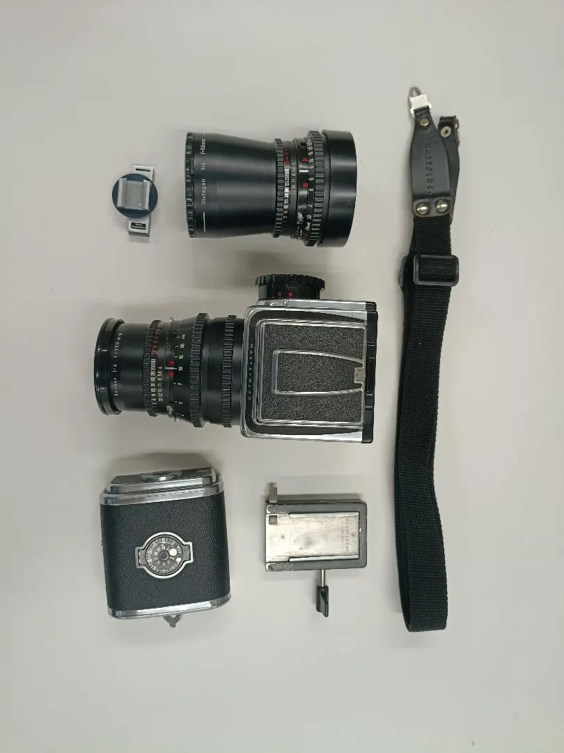 Hasselblad 500C + C12マガジン / 豪華アクセサリーセット