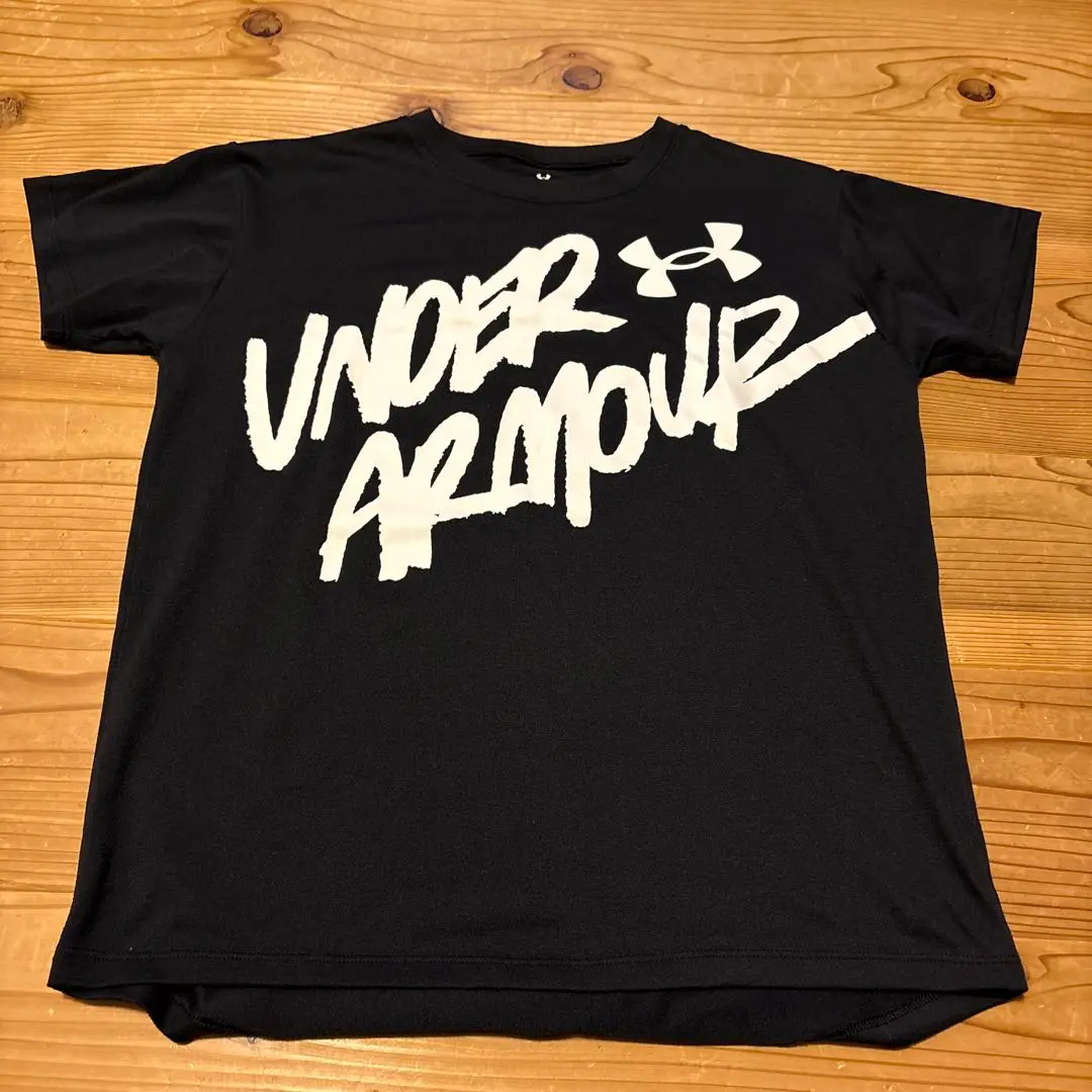 UNDER ARMOUR ブラック Tシャツ YLG