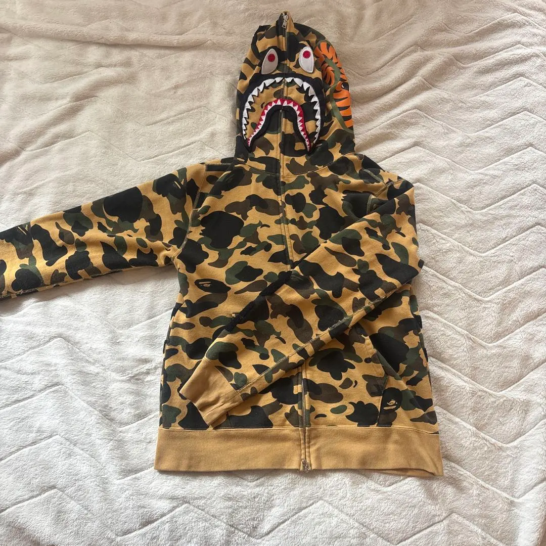 エイプシャークパーカー