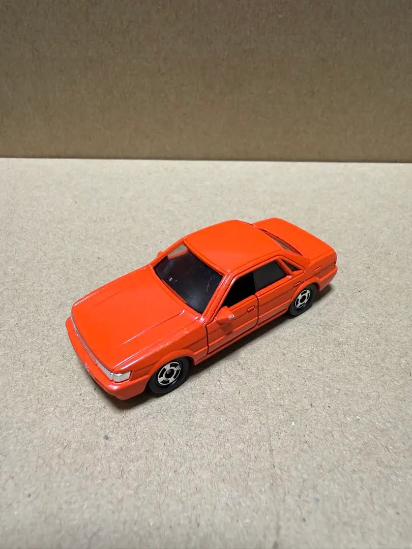 トミカ 日産 ブルーバード 日本製