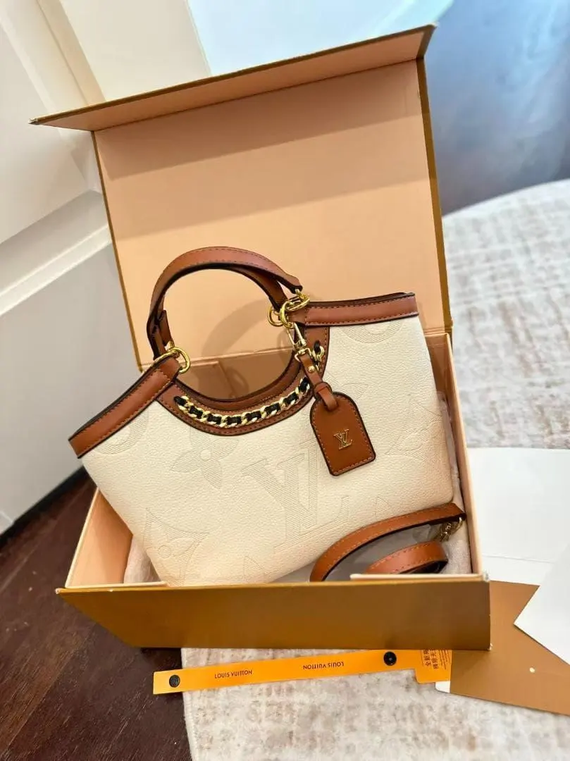 Louis Vuitton ショルダーバッグ ホワイト