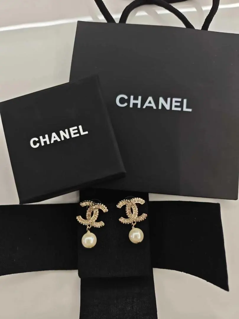 CHANEL ココマークピアス