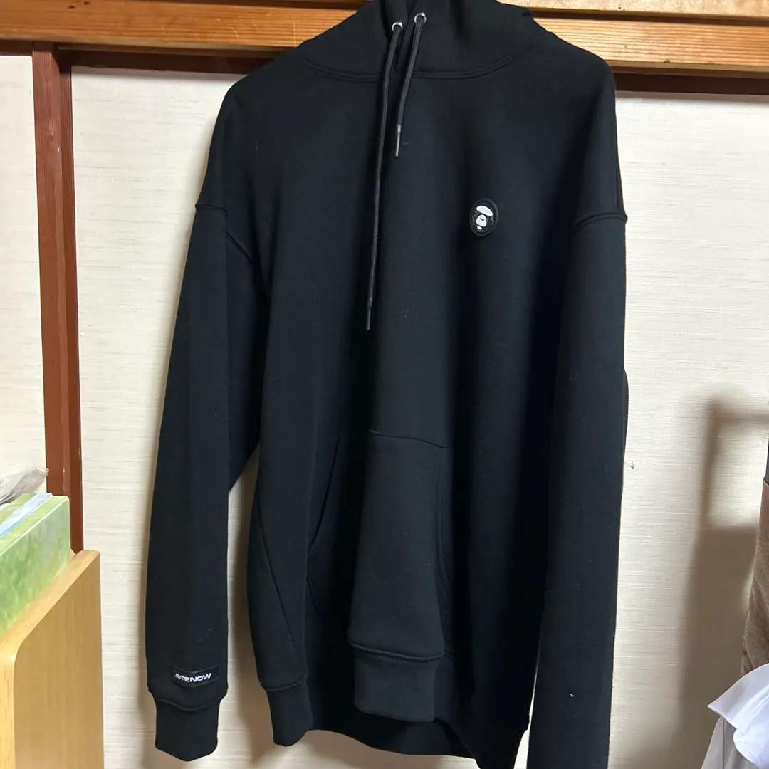APENOWブラックパーカー