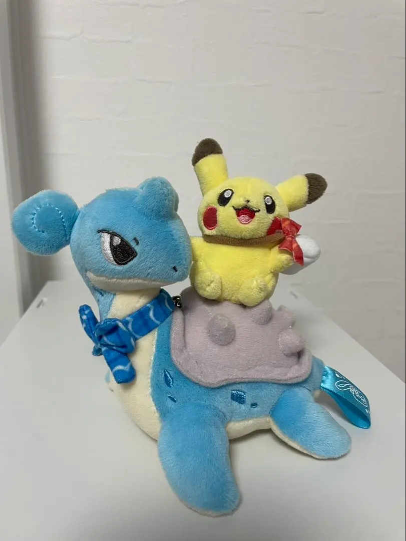 ラプラスに乗ったピカチュウ ポケモンセンター限定