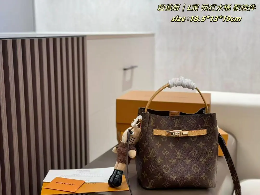 Louis Vuitton モノグラム ショルダーバッグ