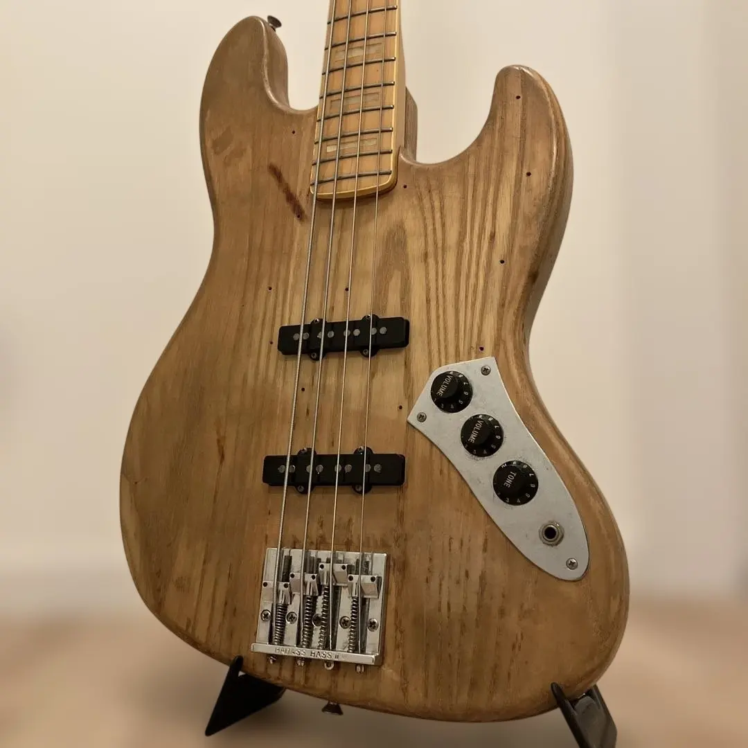 Fender JAPANジャズベースJB75 Eシリアル　バダス オイル仕上げ