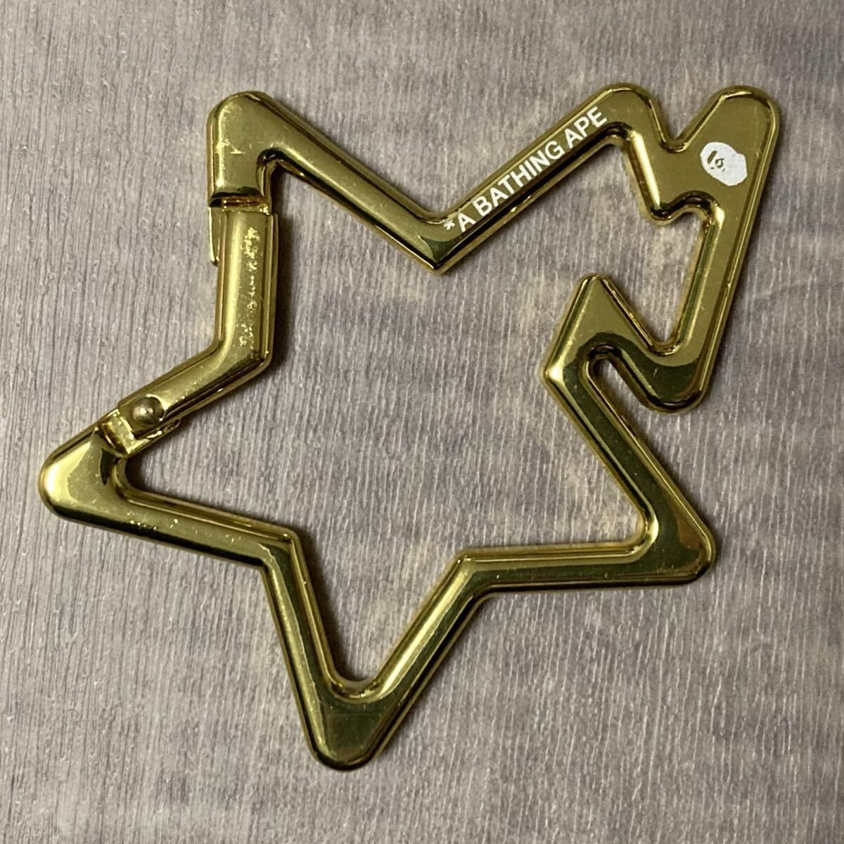 ★新品★ BAPE STA カラビナ ゴールド a bathing ape STAR エイプ ベイプ アベイシングエイプ BAPESTA Gold NIGO w18