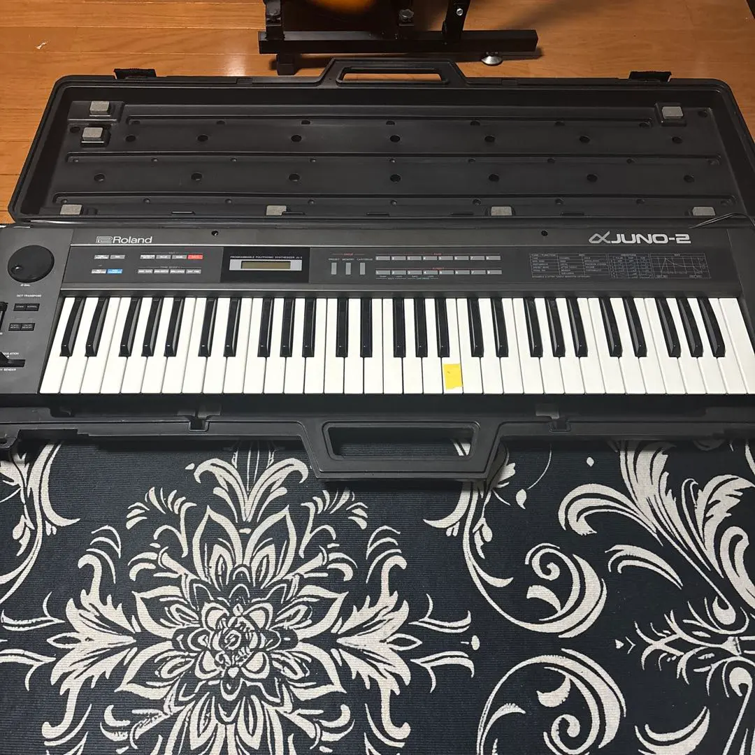 Roland JUNO-1 ハードケース付き　※1箇所動作不良