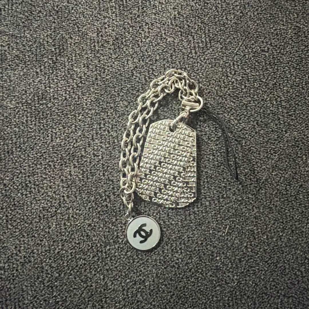 CHANEL ロゴプレート チャーム ストラップ