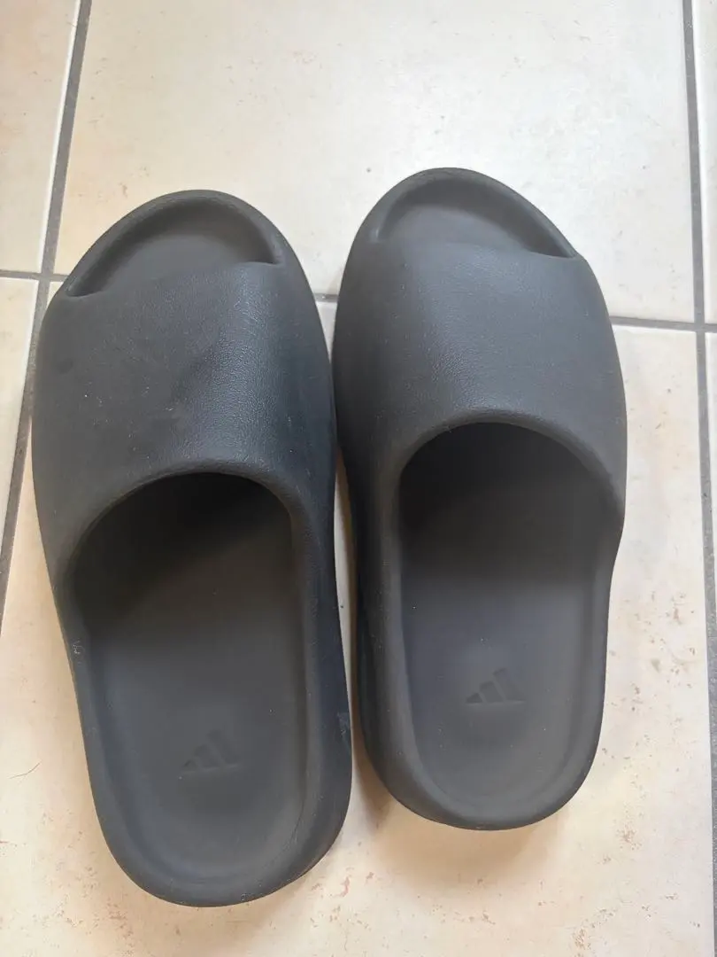 adidas Yeezy slide ブラック 26.5