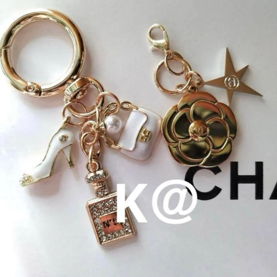 CHANEL　2025年ホリデーチャーム　　キーホルダー