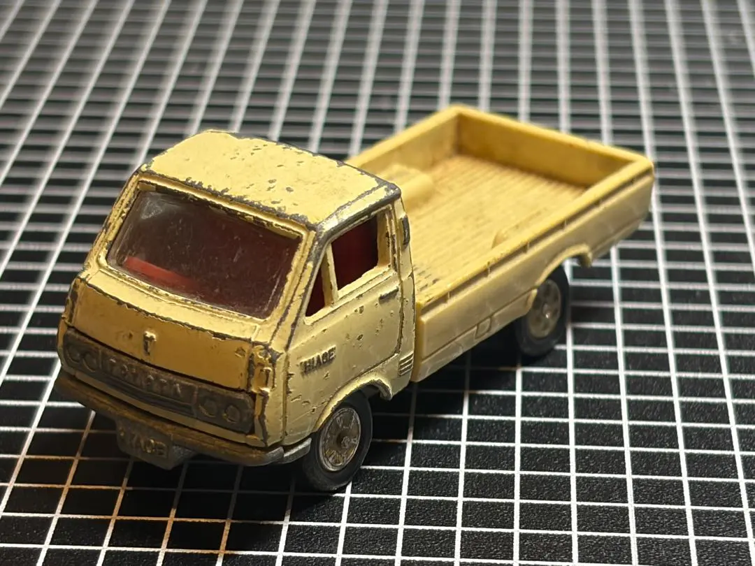 トミカ 黒箱No.24 トヨタハイエーストラック 日本製 当時物