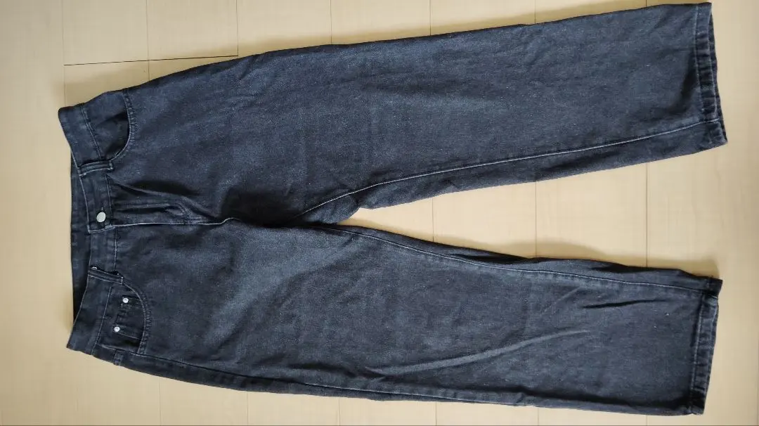 ダークグレー ストレートデニムパンツ