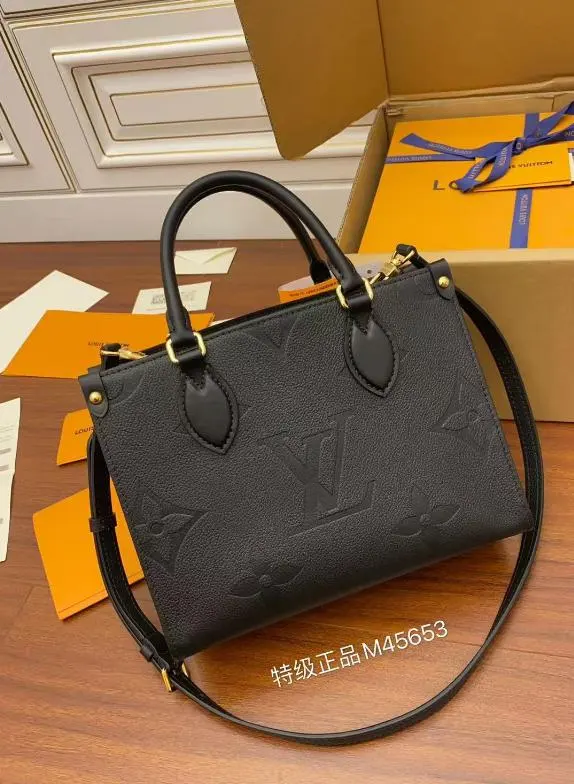 Louis Vuitton ブラックショルダーバッグ