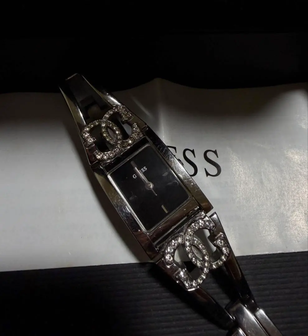 GUESS レディース 腕時計 シルバー ラインストーン