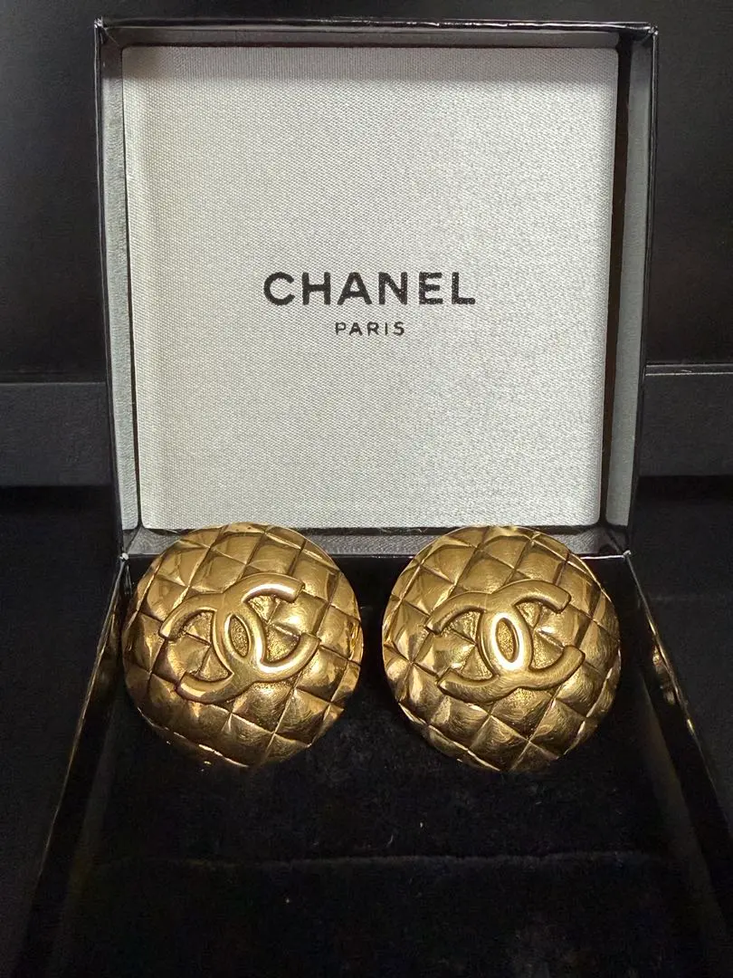 CHANEL イヤリング　ココマーク　マトラッセ　ラウンド　CCマーク