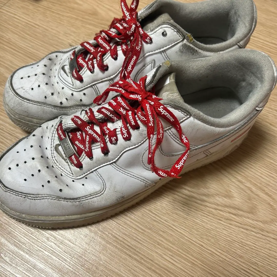 NIKE AIR FORCE 1 LOW / SUPREME white