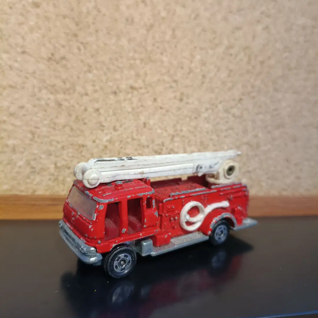 日本製 トミカ No.3 いすゞ スクアート 消防車 黒箱トミカ ジャンクトミカ