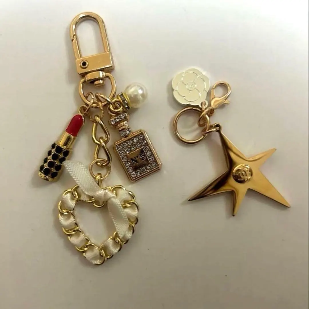 CHANEL　2025年 ホリデーチャーム　　　キーホルダー