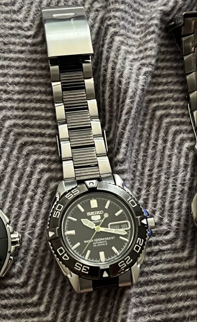 seiko 5 sports 黒ベゼル コンビブレス