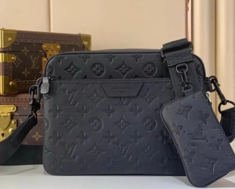 Louis Vuitton ブラック ショルダーバッグ