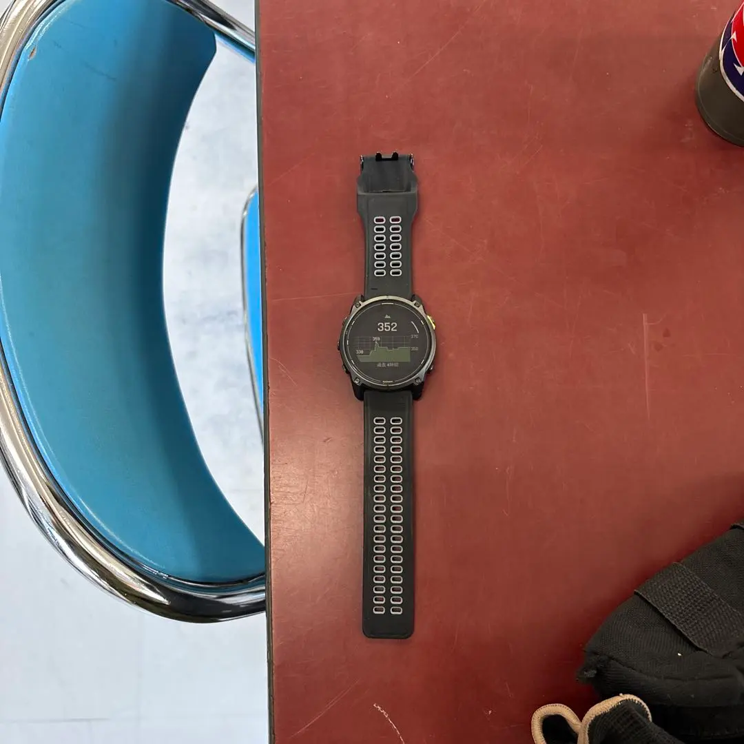 ENDURO3 ブラック デジタル腕時計