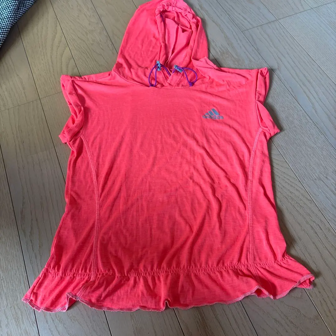 adidas フード付きトレーニングトップス