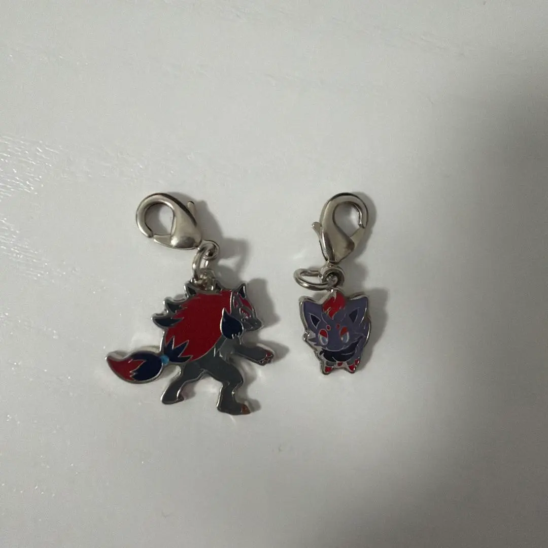 ポケモンセンター オリジナルグッズ メタルチャーム ゾロア＆ゾロアーク 2㌢