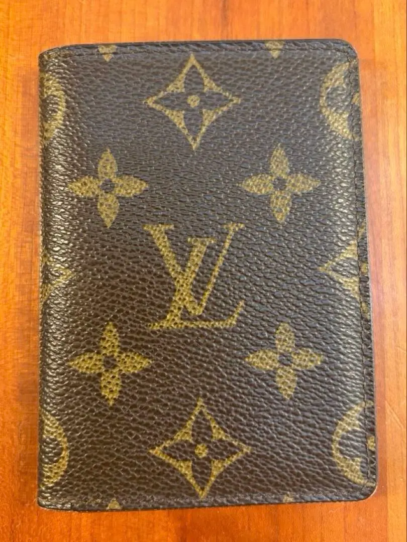 【早い者勝ち】Louis Vuittonパスケース(フランス製イニシャル刻印有)