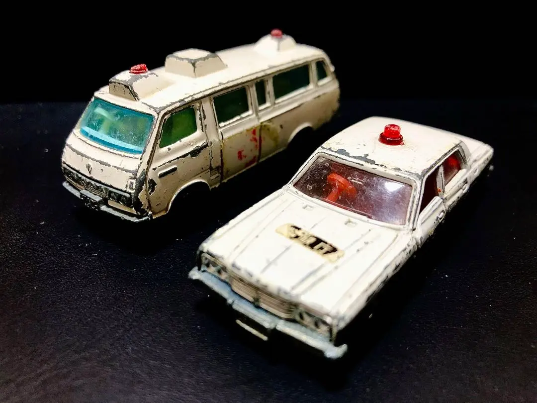 【70年代トミカ日本製】パトカー・赤十字救急車
