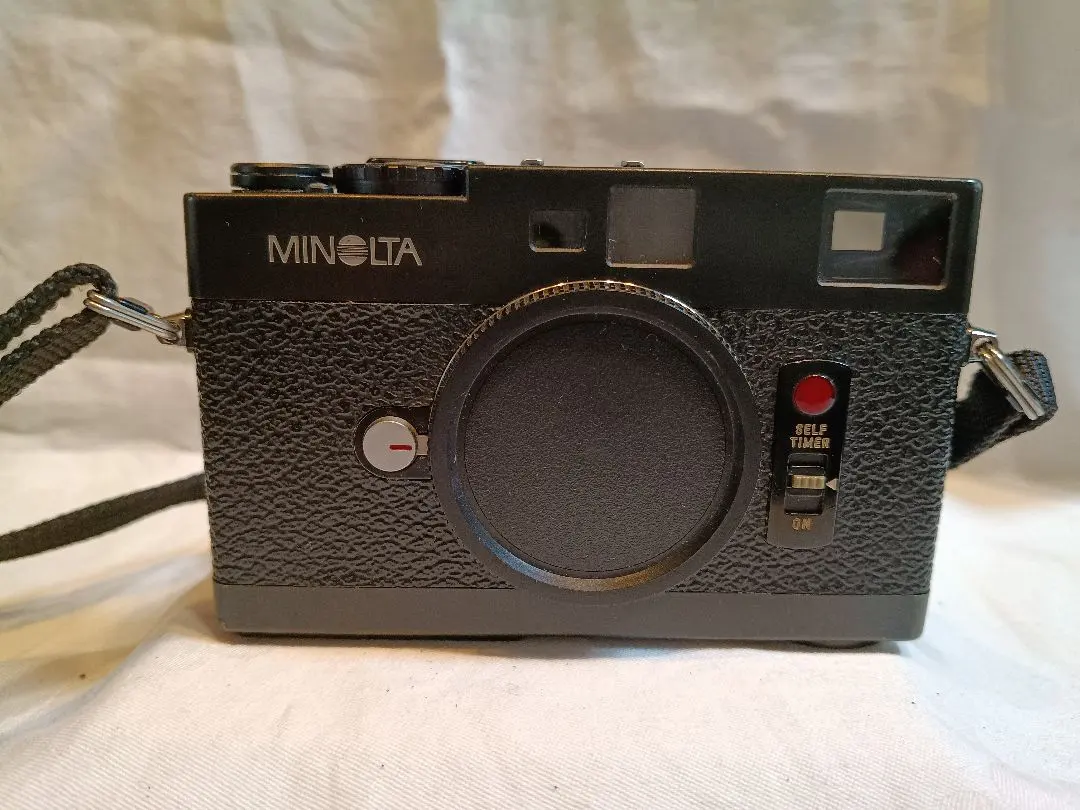 MINOLTA CLE + M-ROKKOR 40mm F2　（カバー付き）