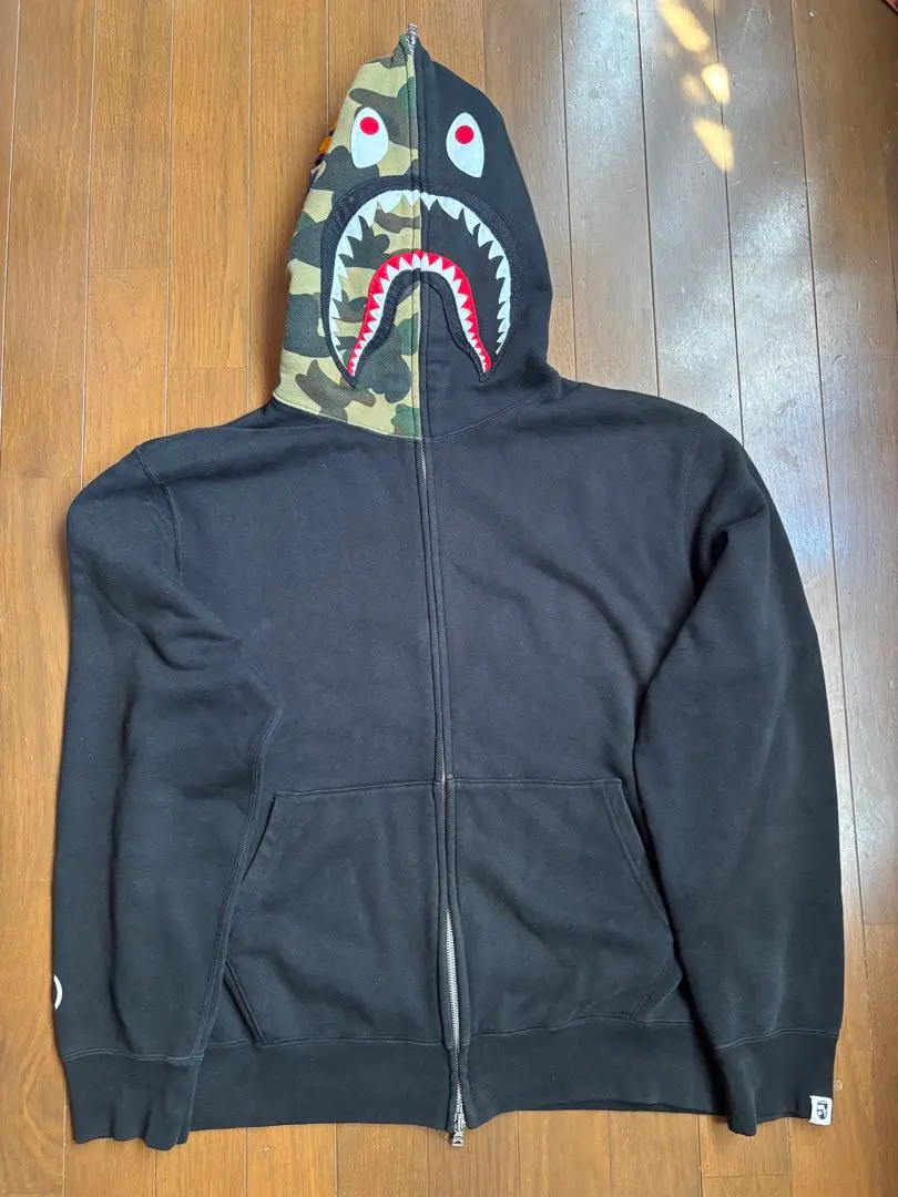 A BATHING APE シャークタイガージップフーディ　ブラック